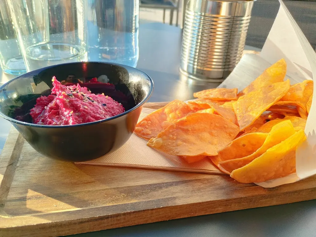 Jorge Montero_Aka'ula_Zarautz_review