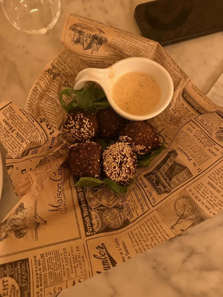 Mary Tsyhylyk_Begurio_Begur_review