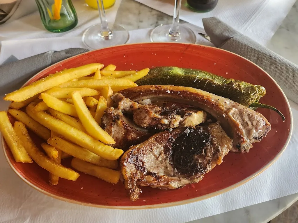 Bar de Plaça_Begur_slider_image_3