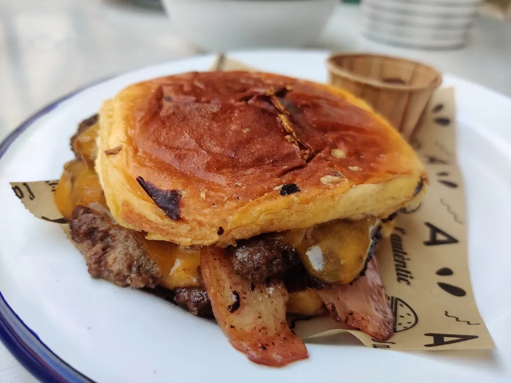 Robert Matuszak_L'autèntic_Begur_review