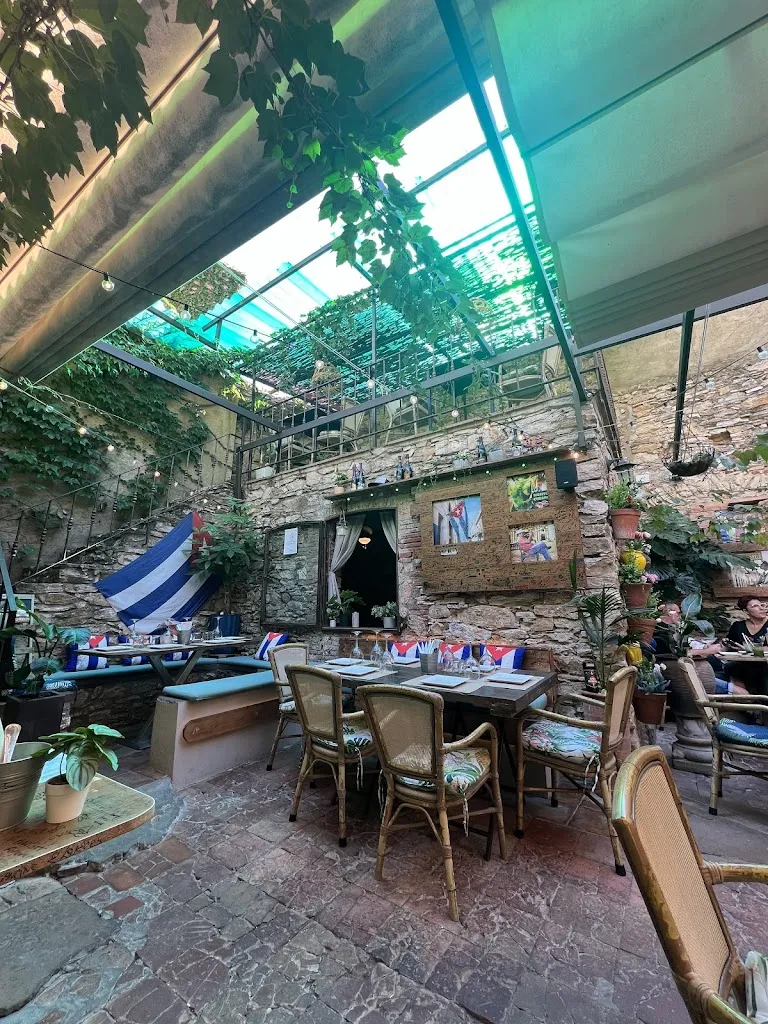 Wade Danielson_Bar Restaurant Havana_Begur_review