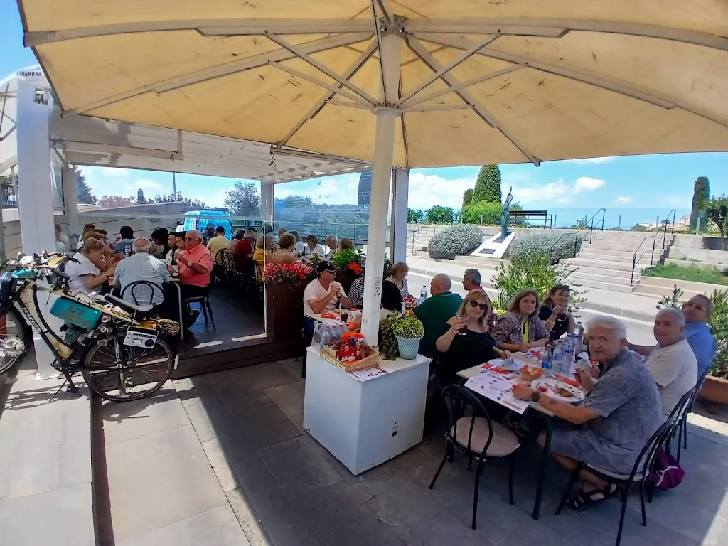 Bar Restaurant La Janethe restaurant in Begur