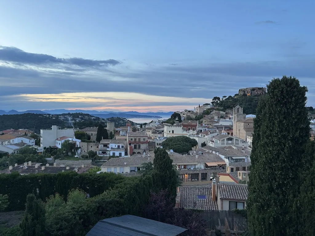 Jennalee Cizenski_La Escalopa_Begur_review