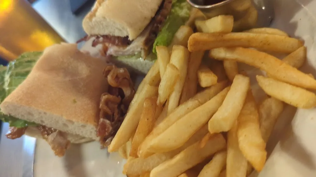 Frog & Onion Pub and Restaurant_Beuda_slider_image_2