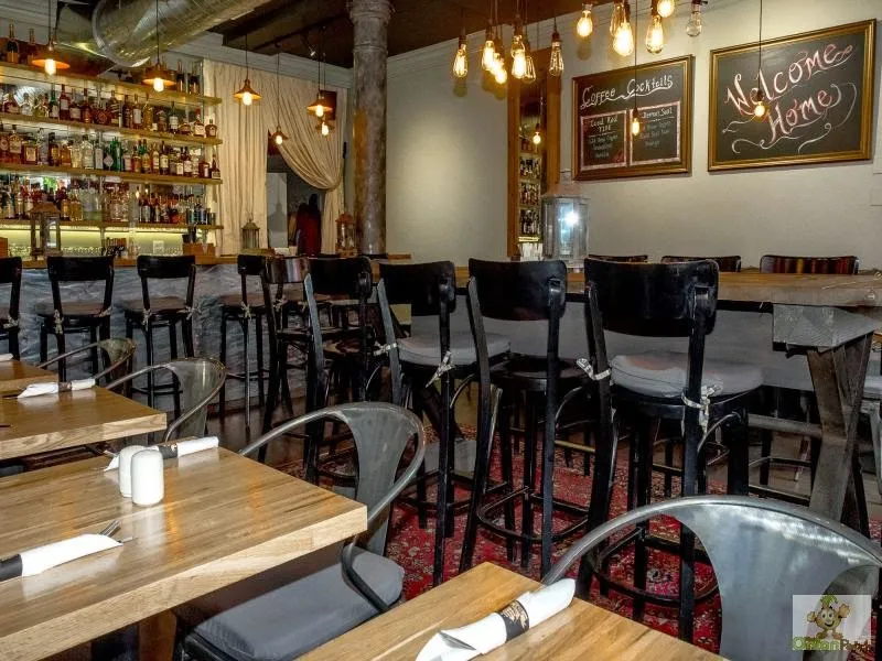 Devil's Isle Cafe restaurant in Beuda