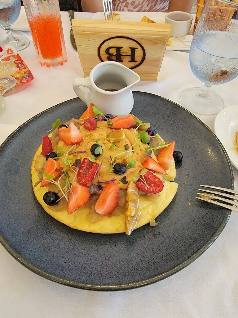 Victoria Rose Nieto_Huckleberry_Beuda_review