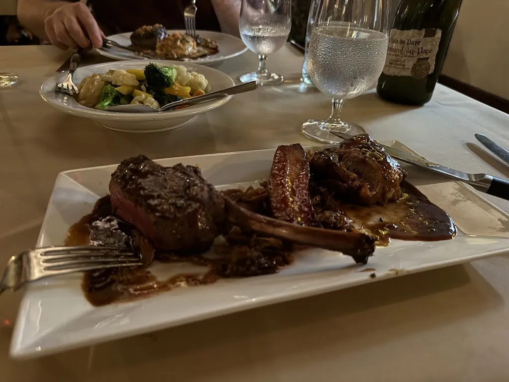 Kaitlin Mitchell_Mad Hatters_Beuda_review