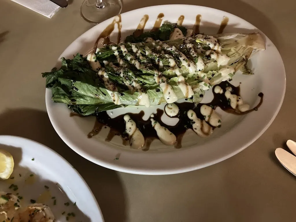 Lely Evans_Mad Hatters_Beuda_review