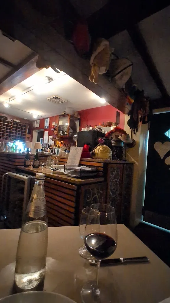 Mad Hatters_Beuda_slider_image_2