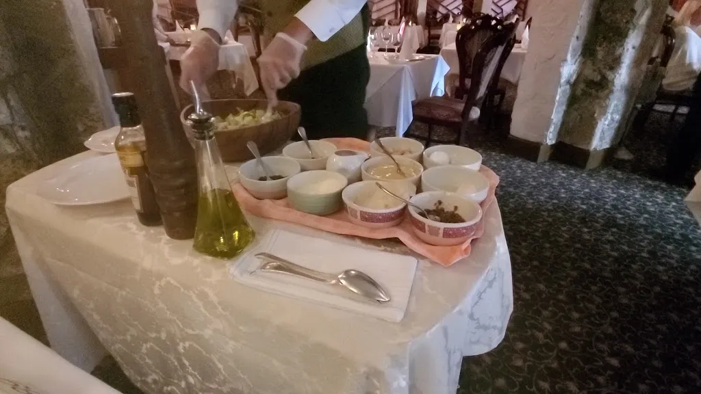 Fourways Restaurant & Inn_Beuda_slider_image_2