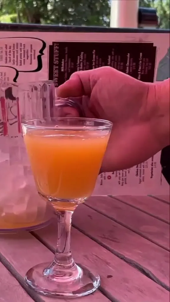 The Swizzle Inn Pub and Restaurant_Beuda_slider_image_2