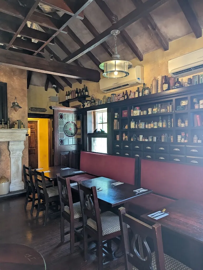 The Swizzle Inn Pub and Restaurant_Beuda_slider_image_3