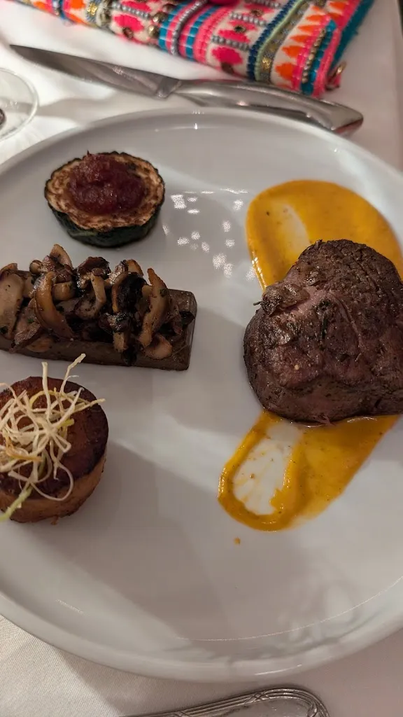 Don Burns_Tom Moore's Tavern_Beuda_review