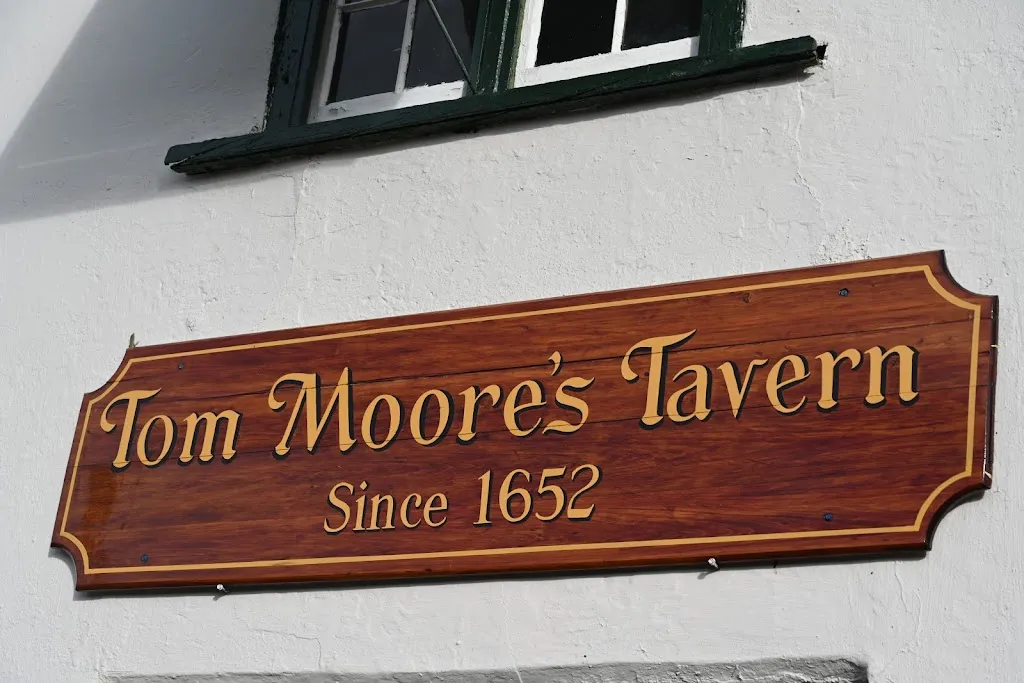 Tom Moore's Tavern_Beuda_slider_image_3