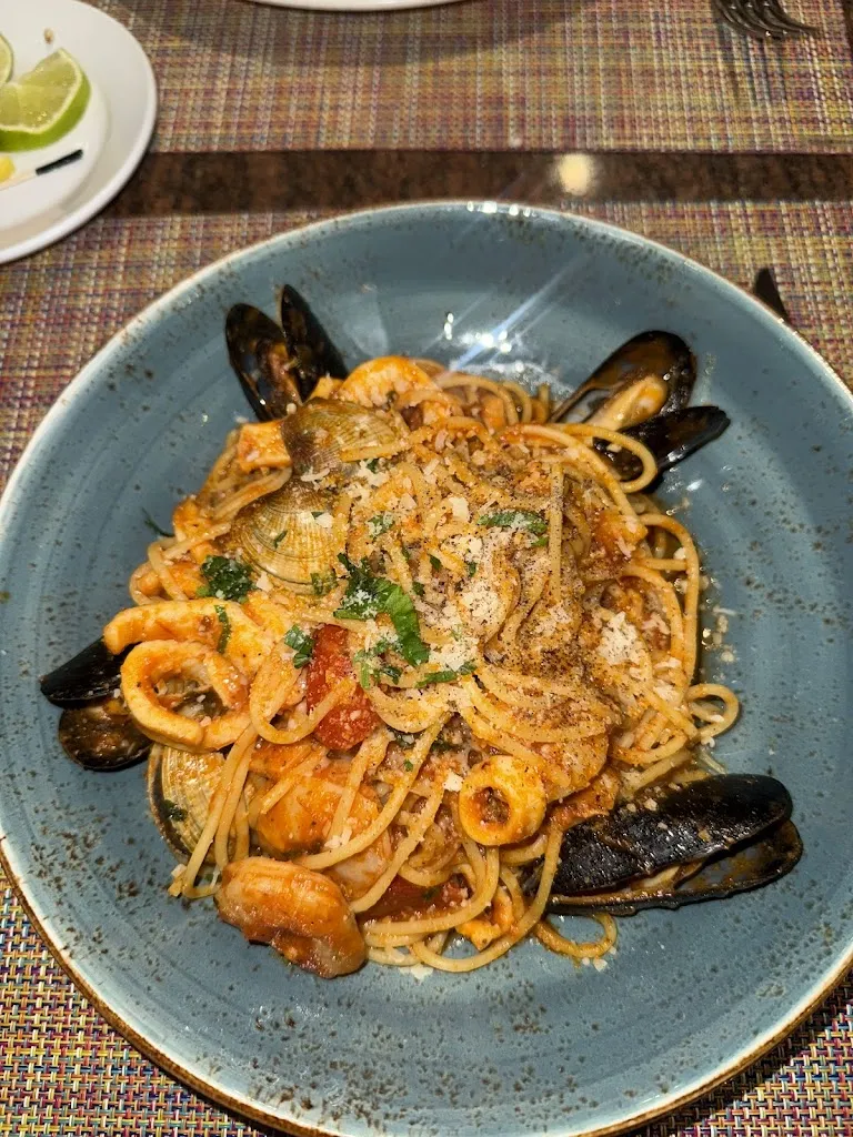 zara udochi_La Trattoria Restaurant_Beuda_avis