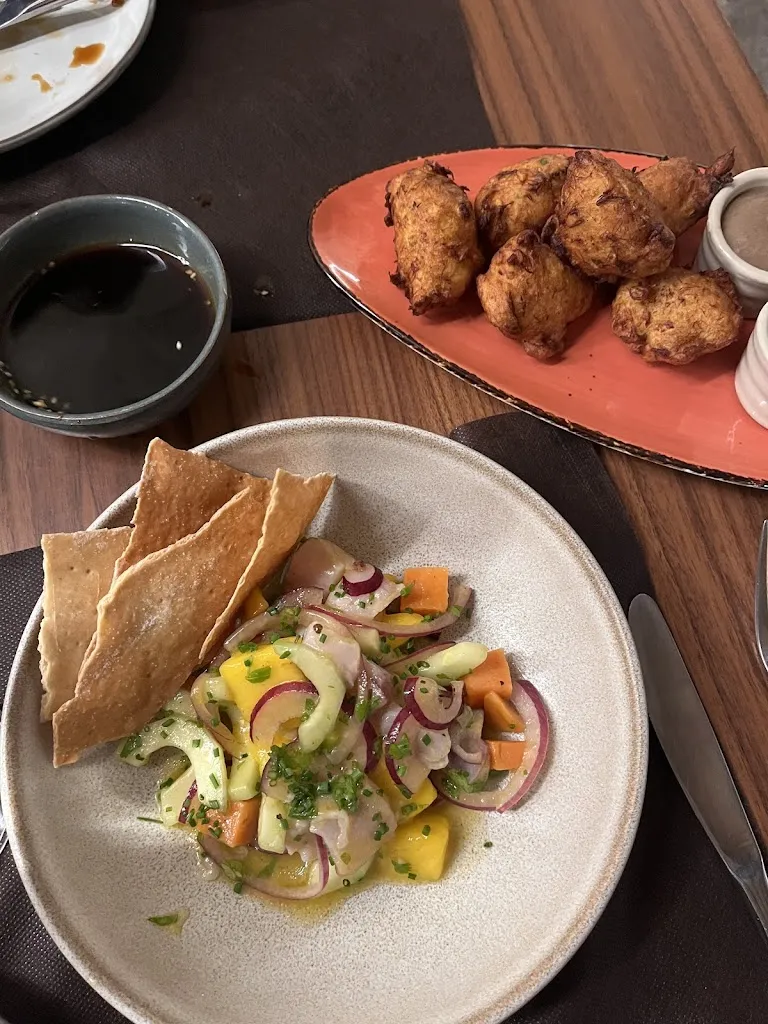 Flora · Hostel · Restaurant_Banyoles_slider_image_3