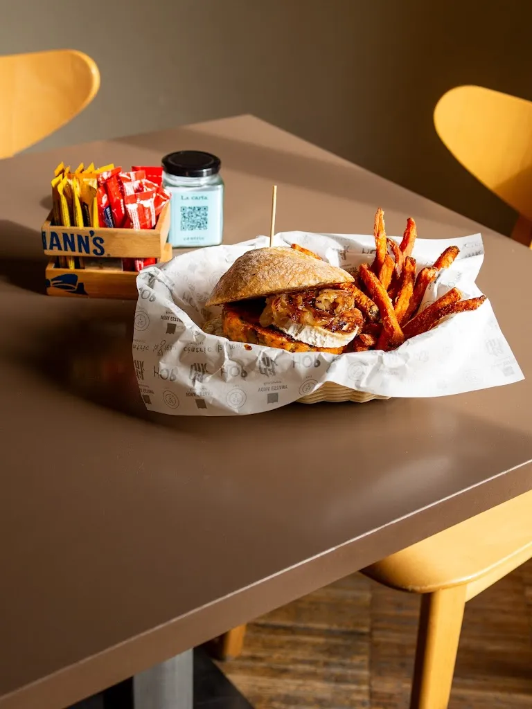 Cèntric, l'hamburgueseria de Banyoles_Banyoles_slider_image_3