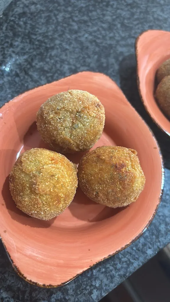 Bar Restaurant El Racó De La Juani restaurant in Banyoles