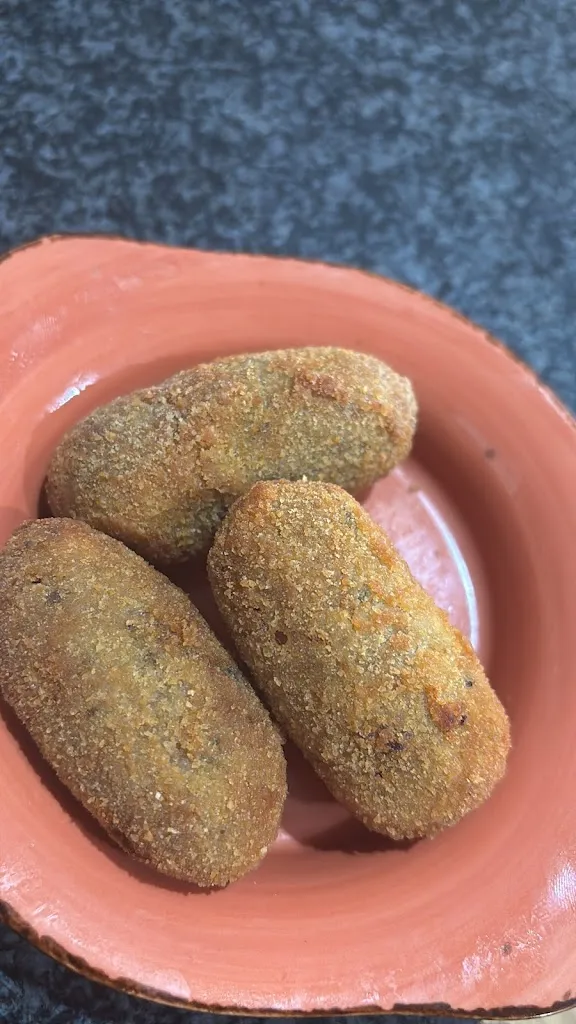 Bar Restaurant El Racó De La Juani_Banyoles_slider_image_3