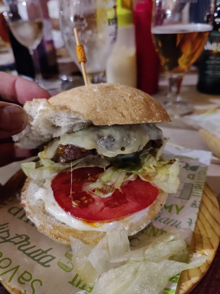 Menu_El Trobador Salsitxeria-Hamburgueseria-Creperia_Banyoles_image_9