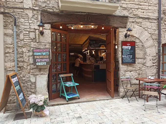 El Trobador Salsitxeria-Hamburgueseria-Creperia_Banyoles_slider_image_1