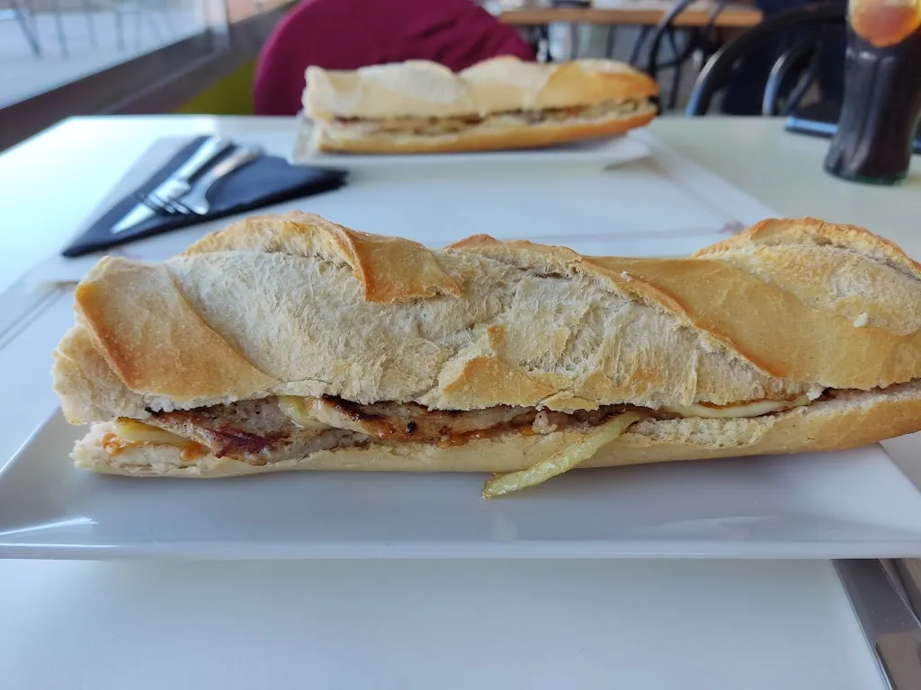 Olaia_Bar ca la mari hola el cala mari sa trasladat amb restaurant can masonet cornella de terri caretera pujals nr 2_Banyoles_review