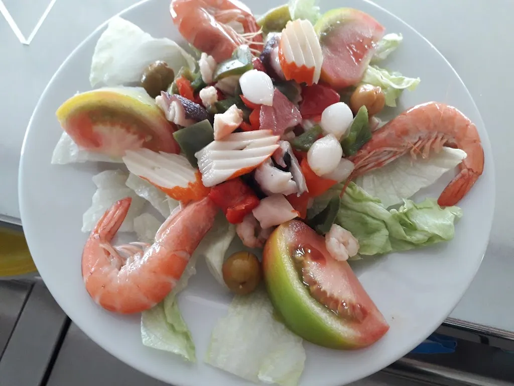 Bar ca la mari hola el cala mari sa trasladat amb restaurant can masonet cornella de terri caretera pujals nr 2_Banyoles_slider_image_1