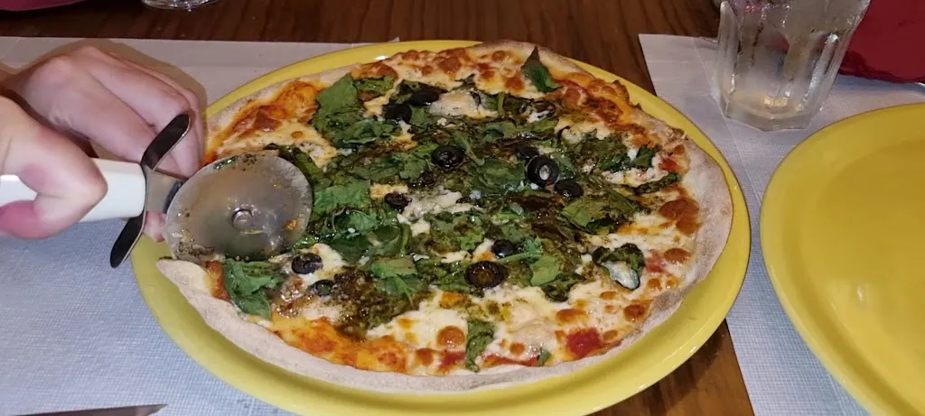 Pizzeria La Roda Groga_Besalú_slider_image_2