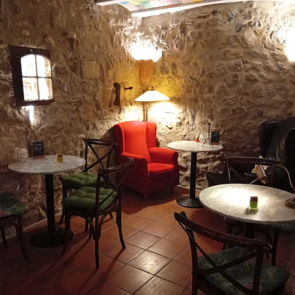 10 deL Pont Café Bar Bistro ristorante a Besalú