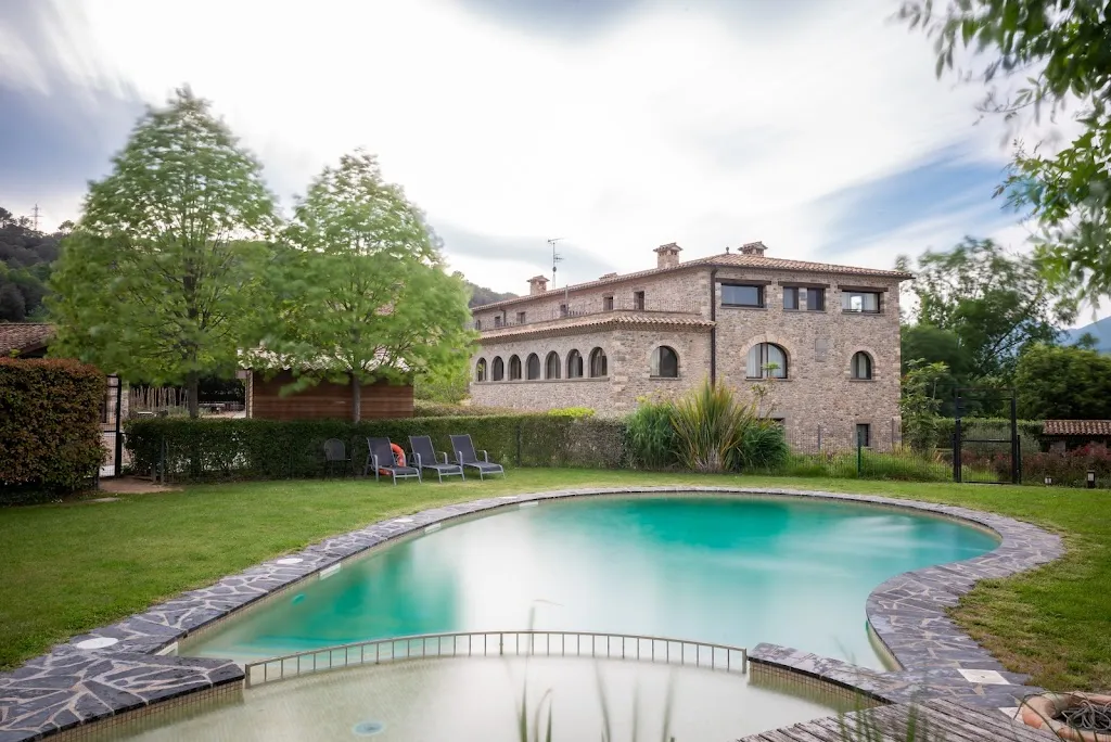 Apartaments Rurals L'Arcada de Fares restaurant in Besalú