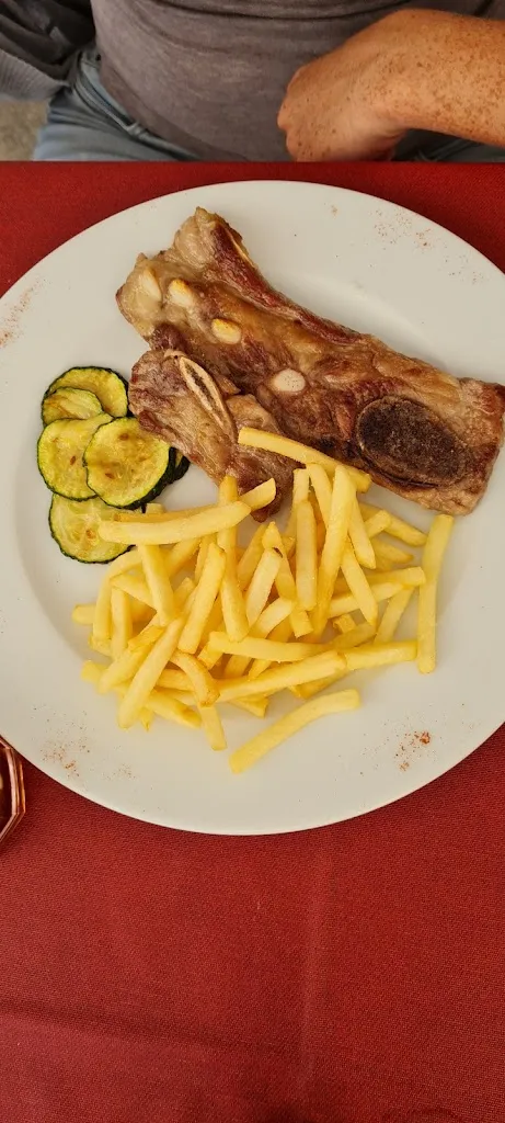 Cauvin Kevin_M 1856_Besalú_review