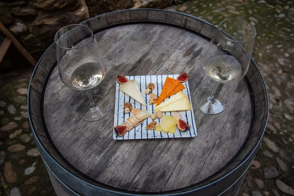 La Bodegueta de Besalú Vi&Teca_Besalú_slider_image_3