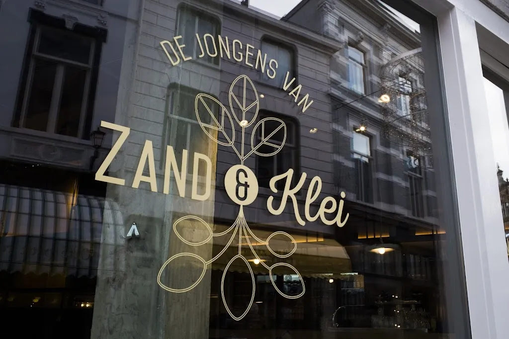 De jongens van zand en klei restaurant in Breda