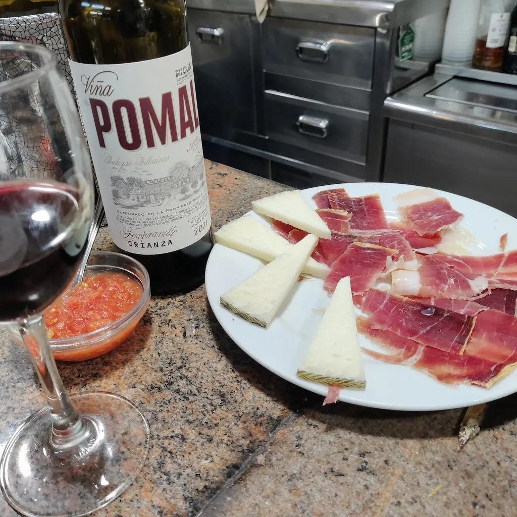 Pep de Bru_Bar Aitana_Alcoleja_review