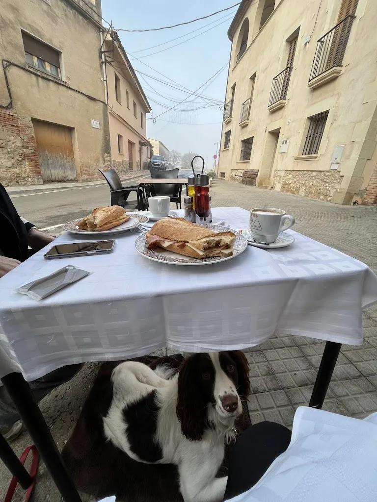 Emi Kelly_Restaurant Can Lladó_Bordils_review