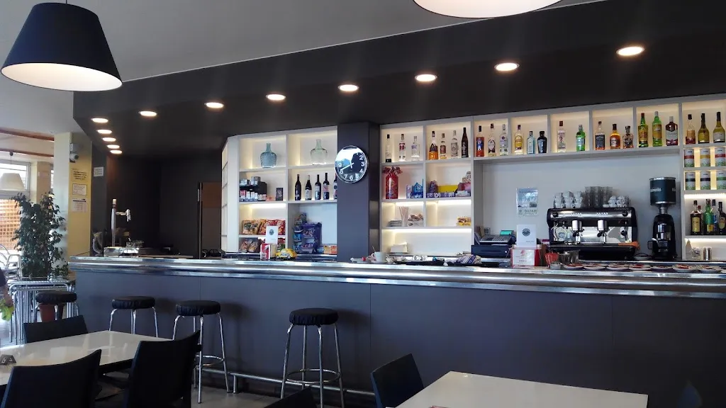 Bar-Restaurant Pirineus restaurant in Bordils