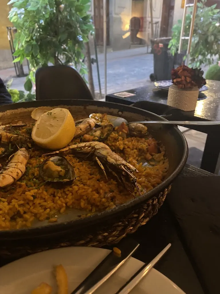 Elena Tutubalina_Restaurante Lola Sí Mola_Baña A_review