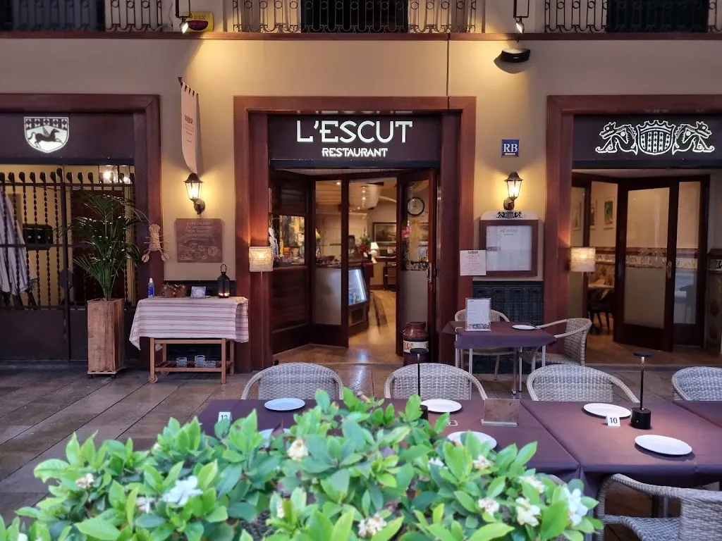 Restaurant L'Escut Cuina mediterrània_Bisbal dEmpordà La_slider_image_1