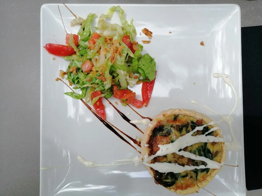 Antònia Feliu_BAR CAN QUIM de la yoli_Bisbal dEmpordà La_review