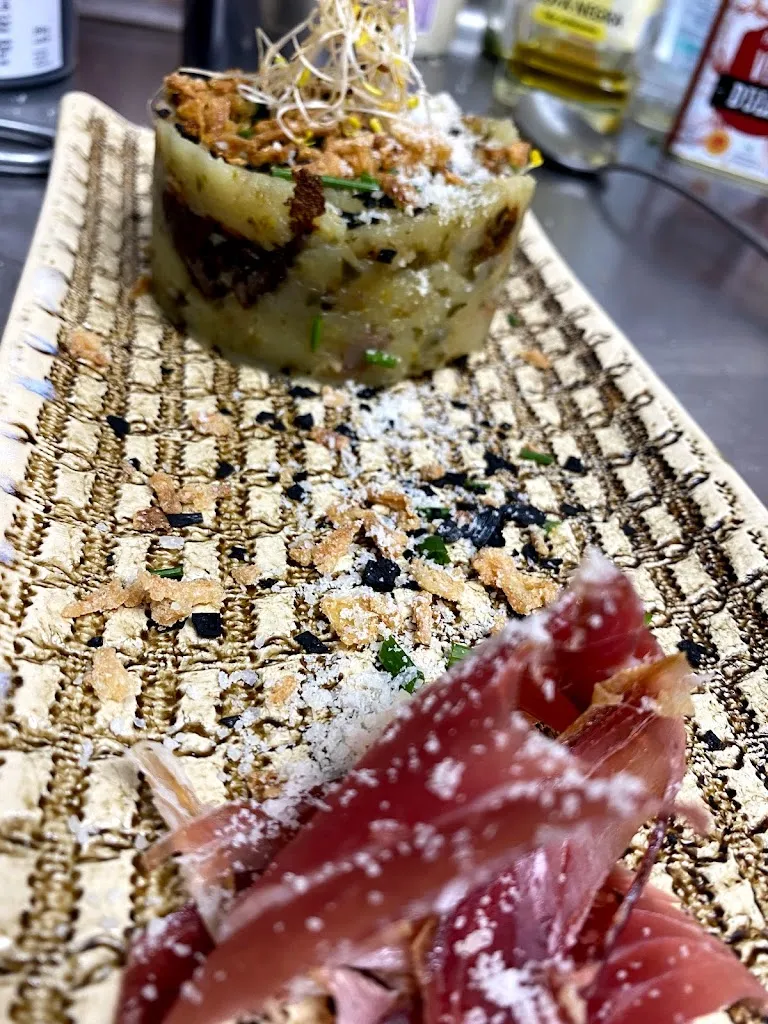 Jordi Tapa’s Bar_Bisbal dEmpordà La_slider_image_2