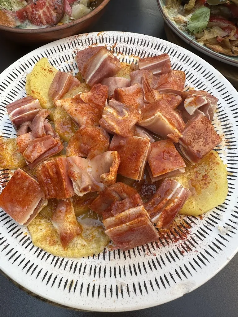 Janel Loi_Ca la Pilar Dumingu_Bisbal dEmpordà La_review