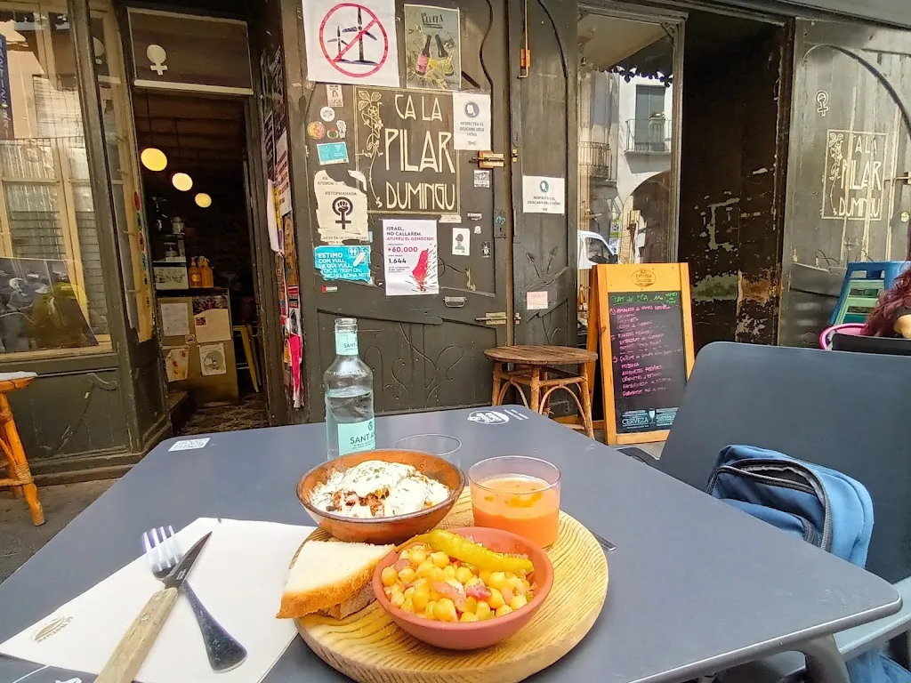 Ca la Pilar Dumingu_Bisbal dEmpordà La_slider_image_3