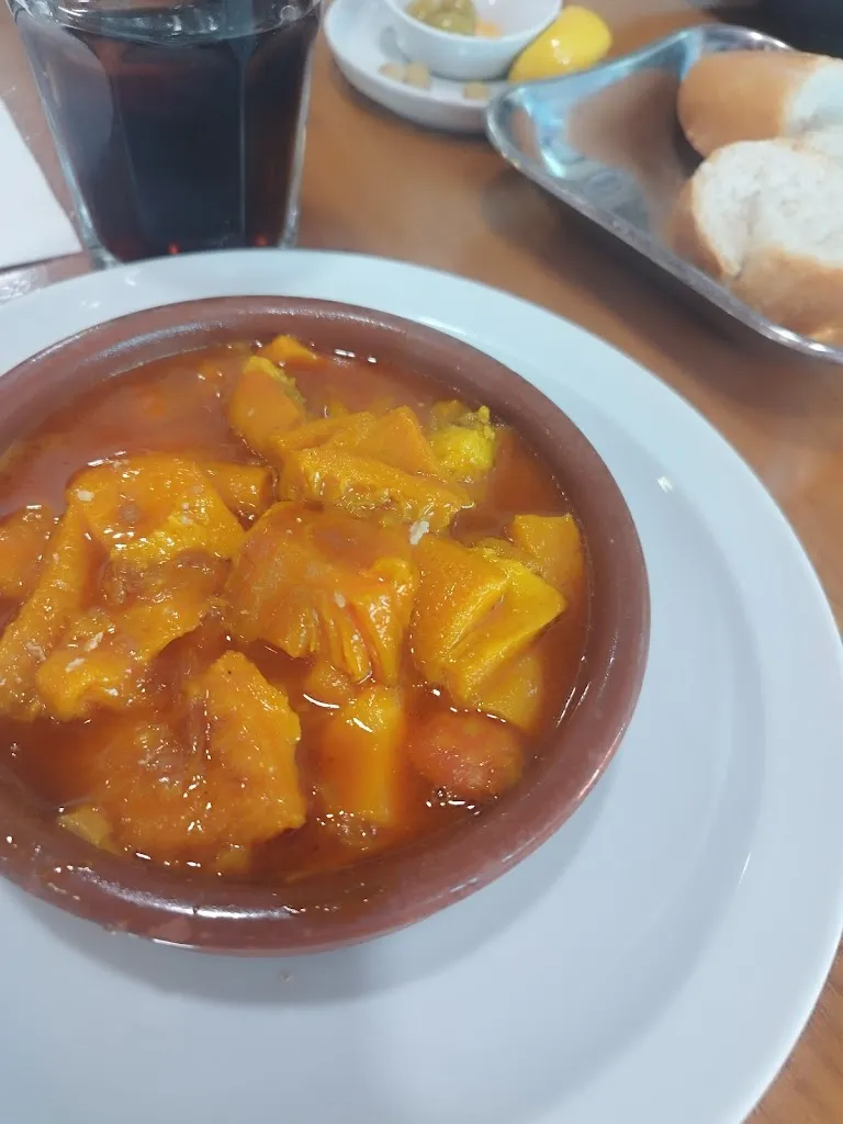 Pol Guàrdia_Hostal Nou_Bisbal dEmpordà La_review