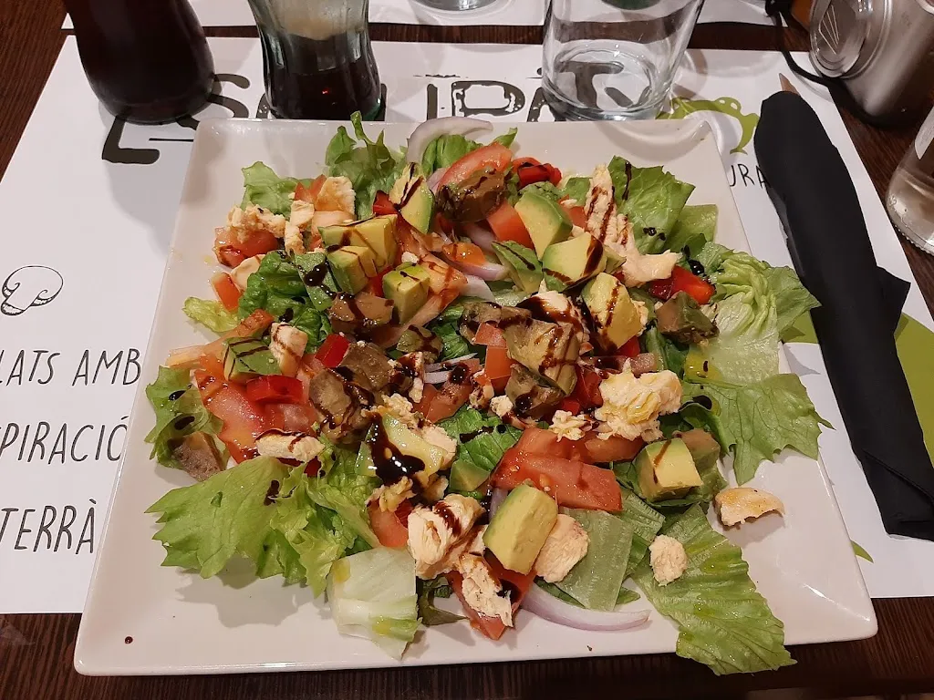 Mluisa Morera_Escalipatxo_Bisbal dEmpordà La_review