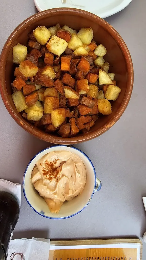 Menu_Bar Muntanya El Trampolí_Bisbal dEmpordà La_image_1