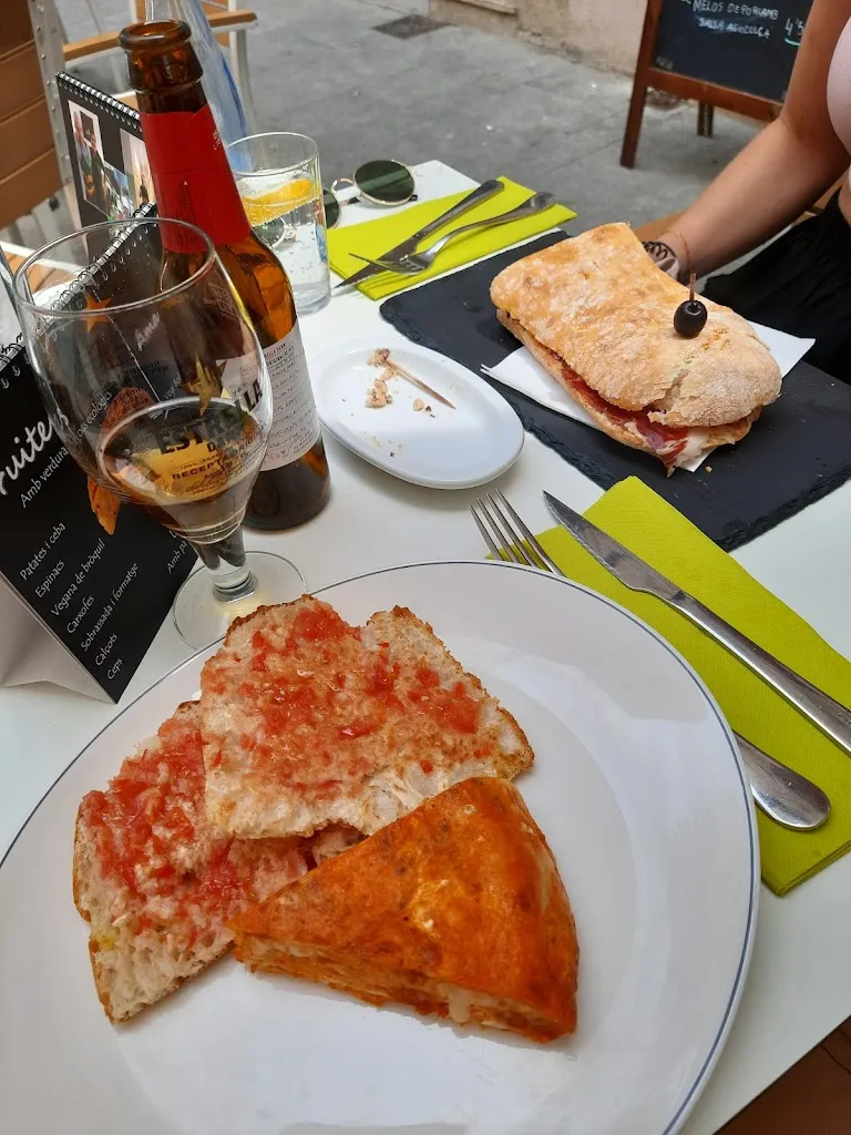 Maximilian Kraas_Bar Muntanya El Trampolí_Bisbal dEmpordà La_review