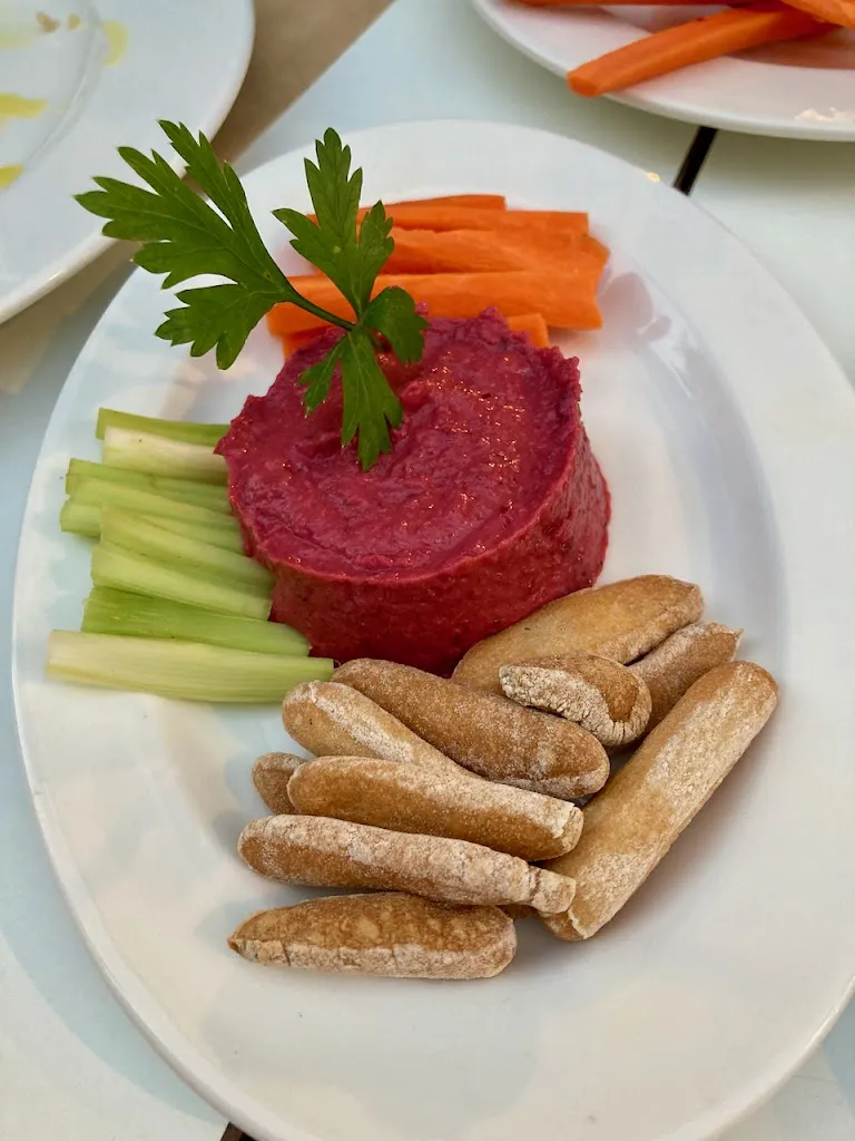 Isabelle Carbonell_Bar Muntanya El Trampolí_Bisbal dEmpordà La_review