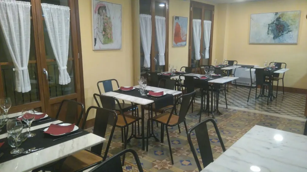 TAPS Bar Restaurant restaurant in Campdevànol