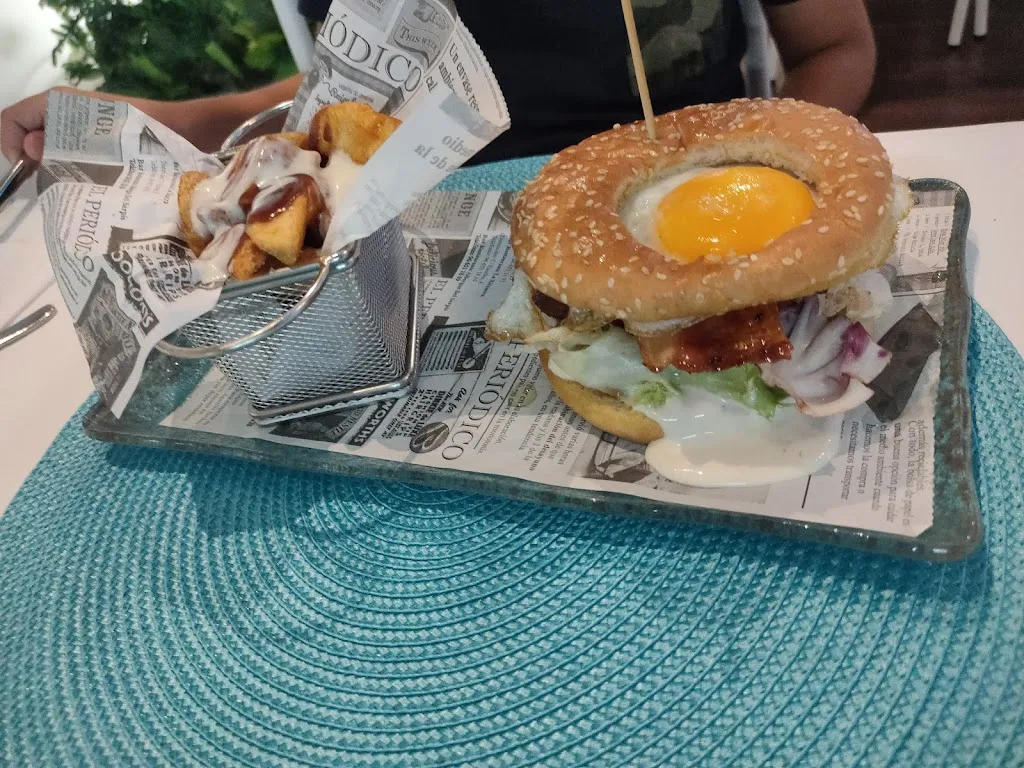 Jota R_Tropical Paradise Gastro-Bar-Discoteca_Villarrobledo_recensione