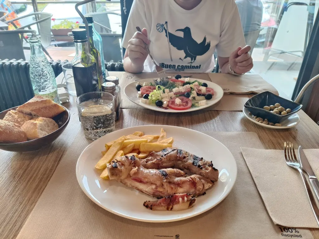 Hick Hyman_Bar Restaurant El 9Llac_Campelles_review